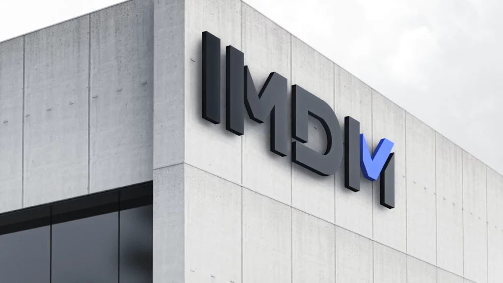 Enseigne d’entreprise IMDM sur bâtiment moderne